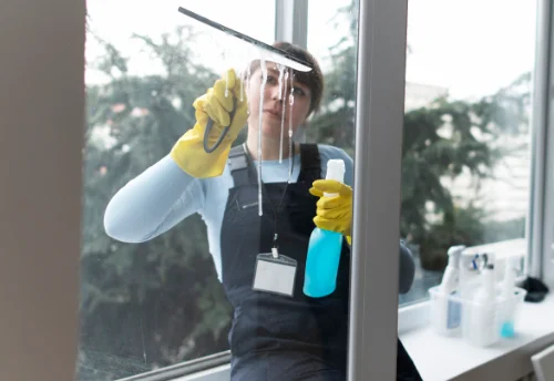 Nettoyage de vitres intérieures et extérieures à Écourt-Saint-Quentin